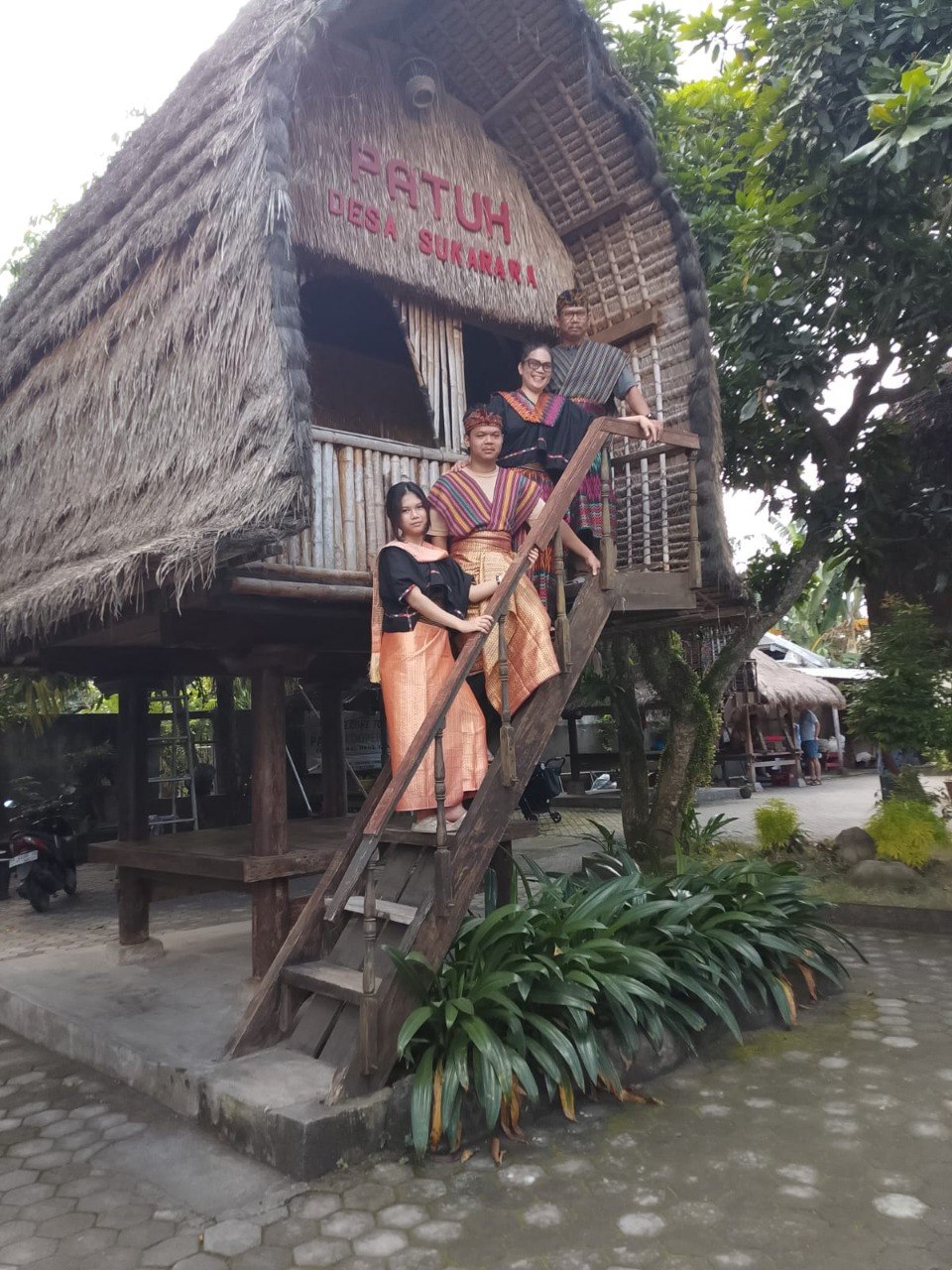 Wisata budaya Desa Sukarara Lombok